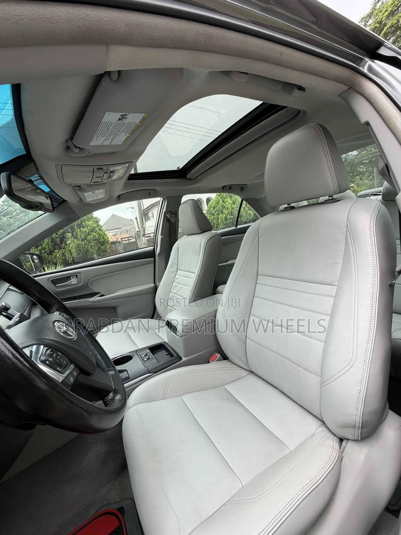 Toyota Camry XLE 4dr Sedan (3.5L 6cyl 6A) 2017 Gray