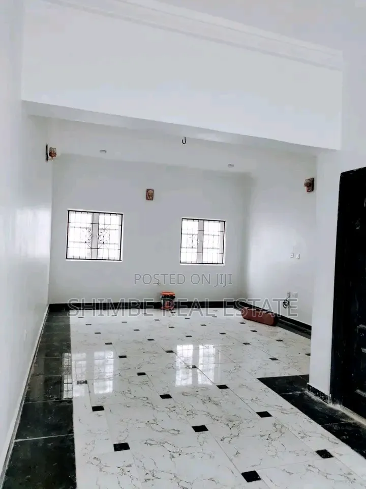 2bdrm Block of Flats in Shelter Afrique, Uyo for rent
