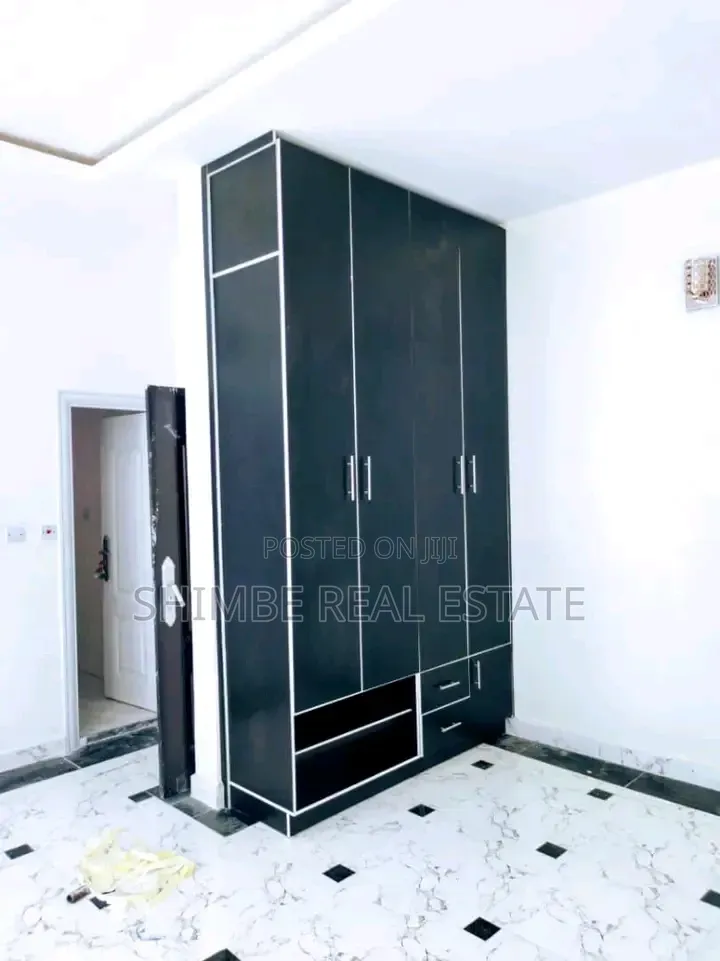 2bdrm Block of Flats in Shelter Afrique, Uyo for rent