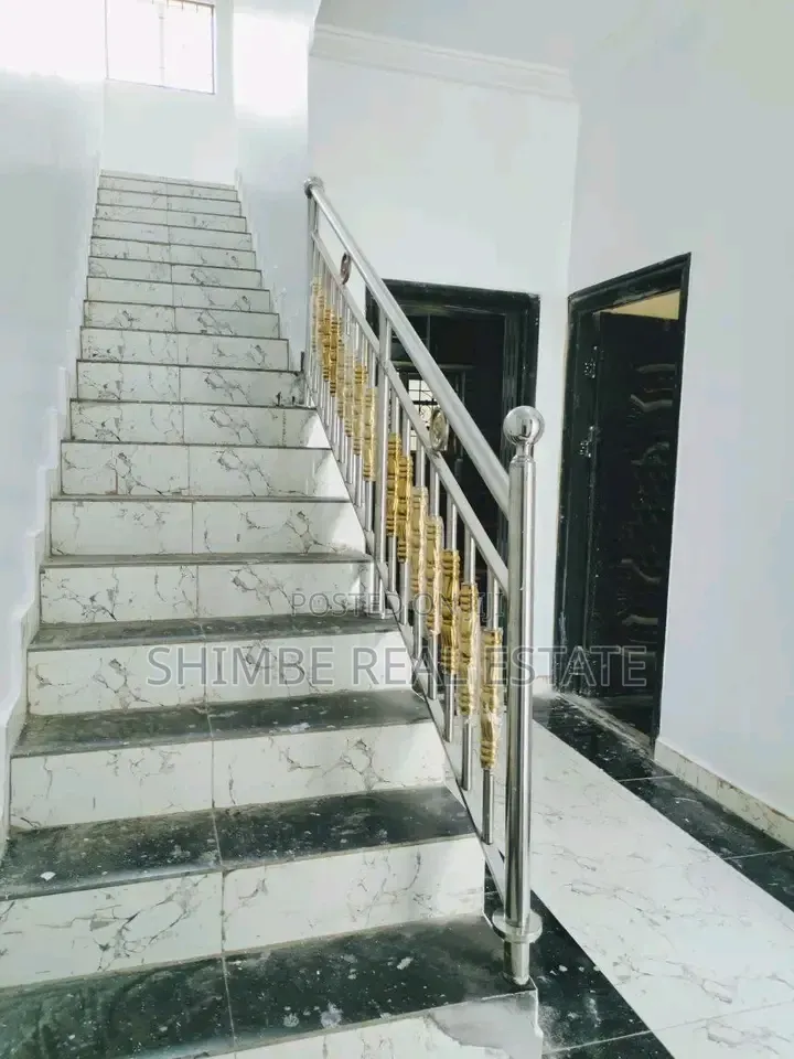 2bdrm Block of Flats in Shelter Afrique, Uyo for rent
