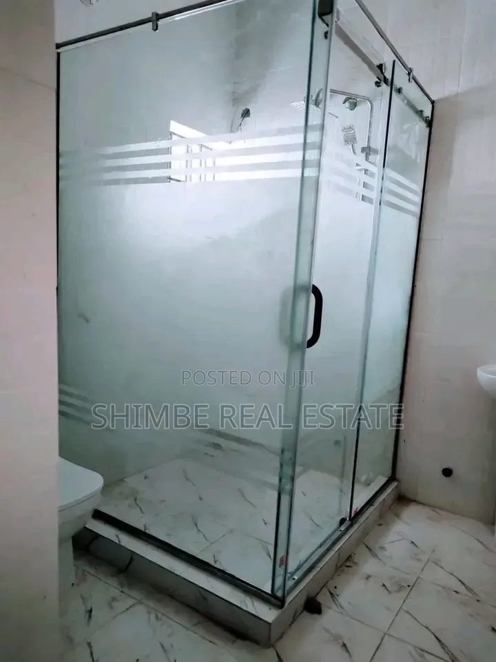 2bdrm Block of Flats in Shelter Afrique, Uyo for rent