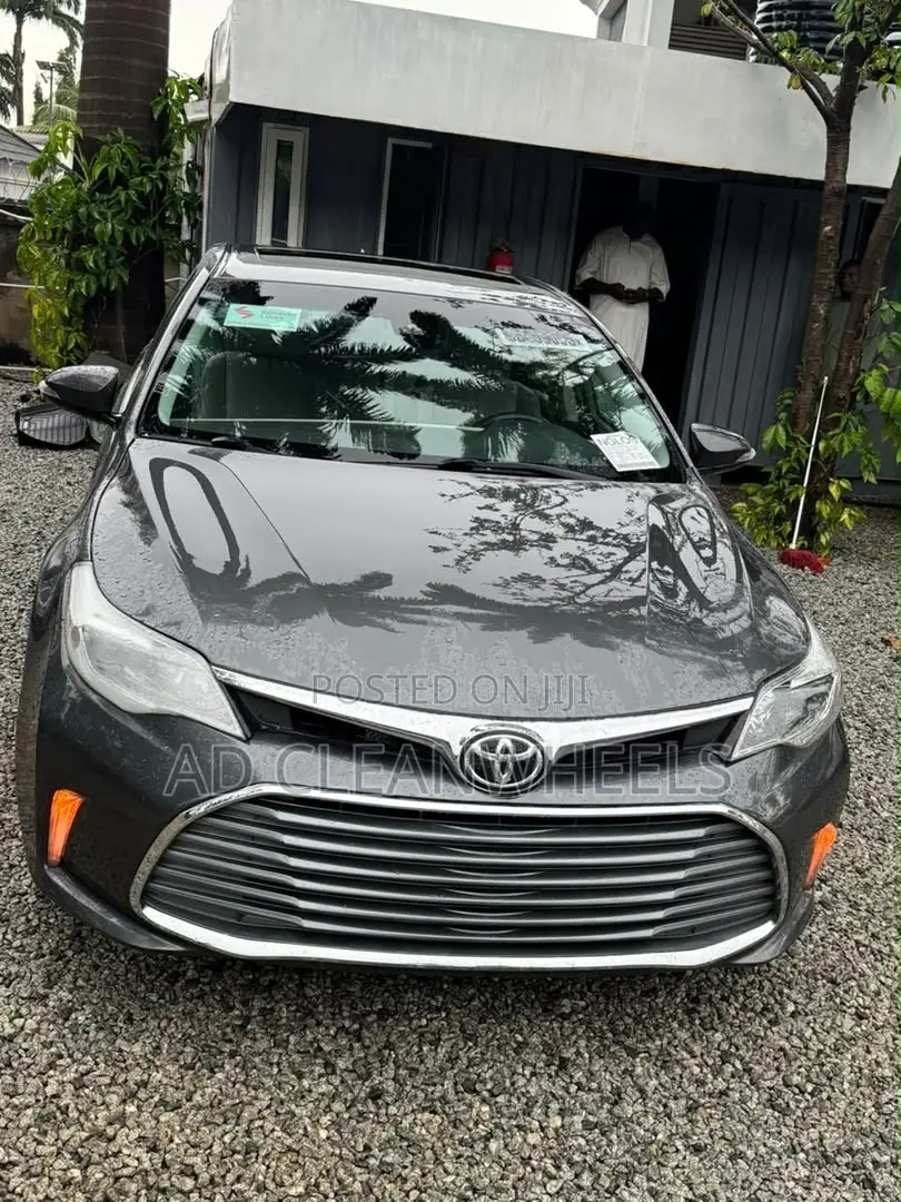 Toyota Avalon XLE FWDSedan (3.6L 6cyl 6A) 2016