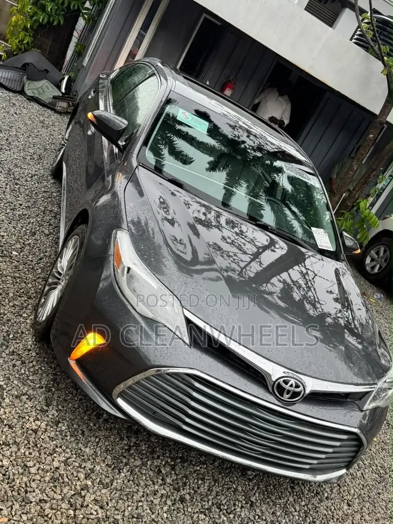 Toyota Avalon XLE FWDSedan (3.6L 6cyl 6A) 2016