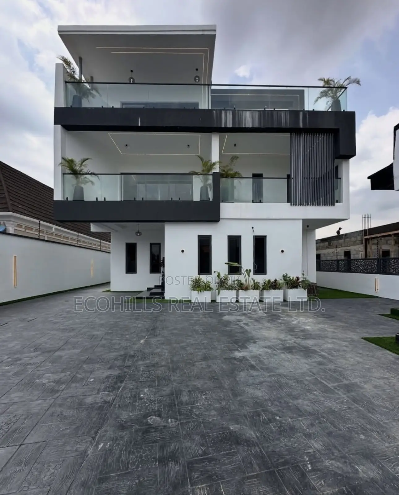 5bdrm Duplex in Gwarinpa for sale