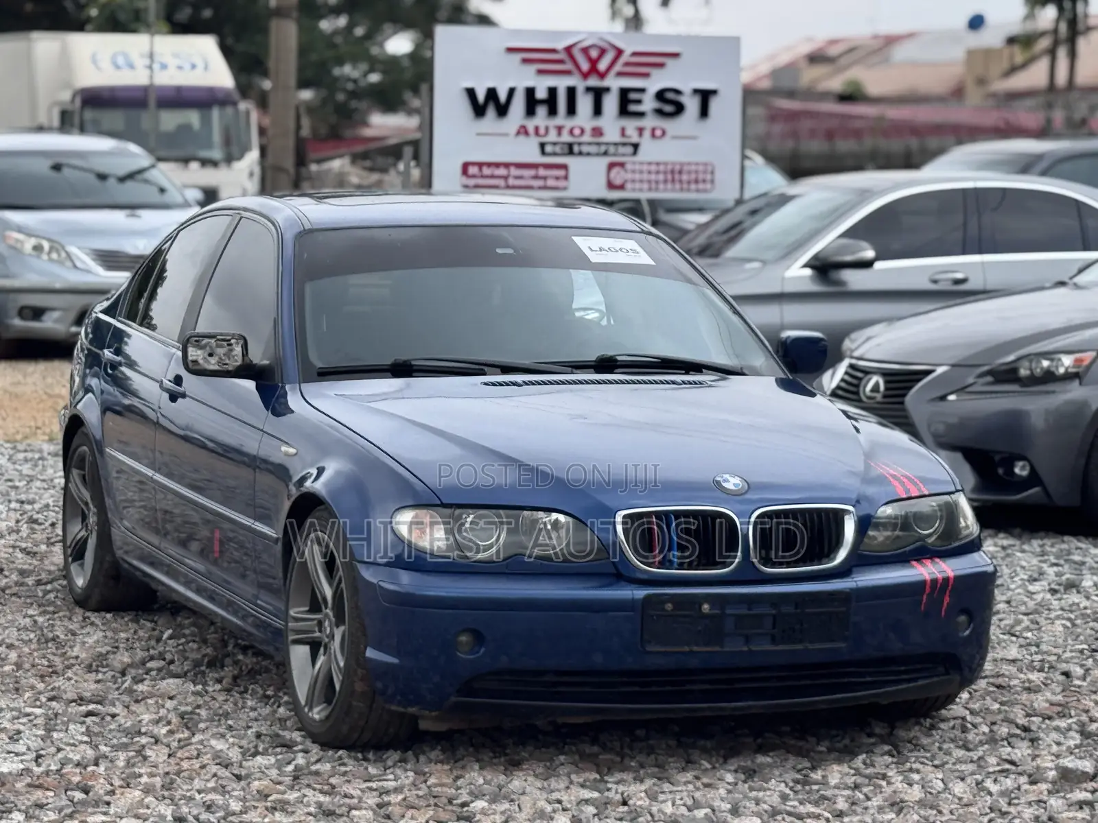 BMW 320i Sedan RWD 2004 Blue