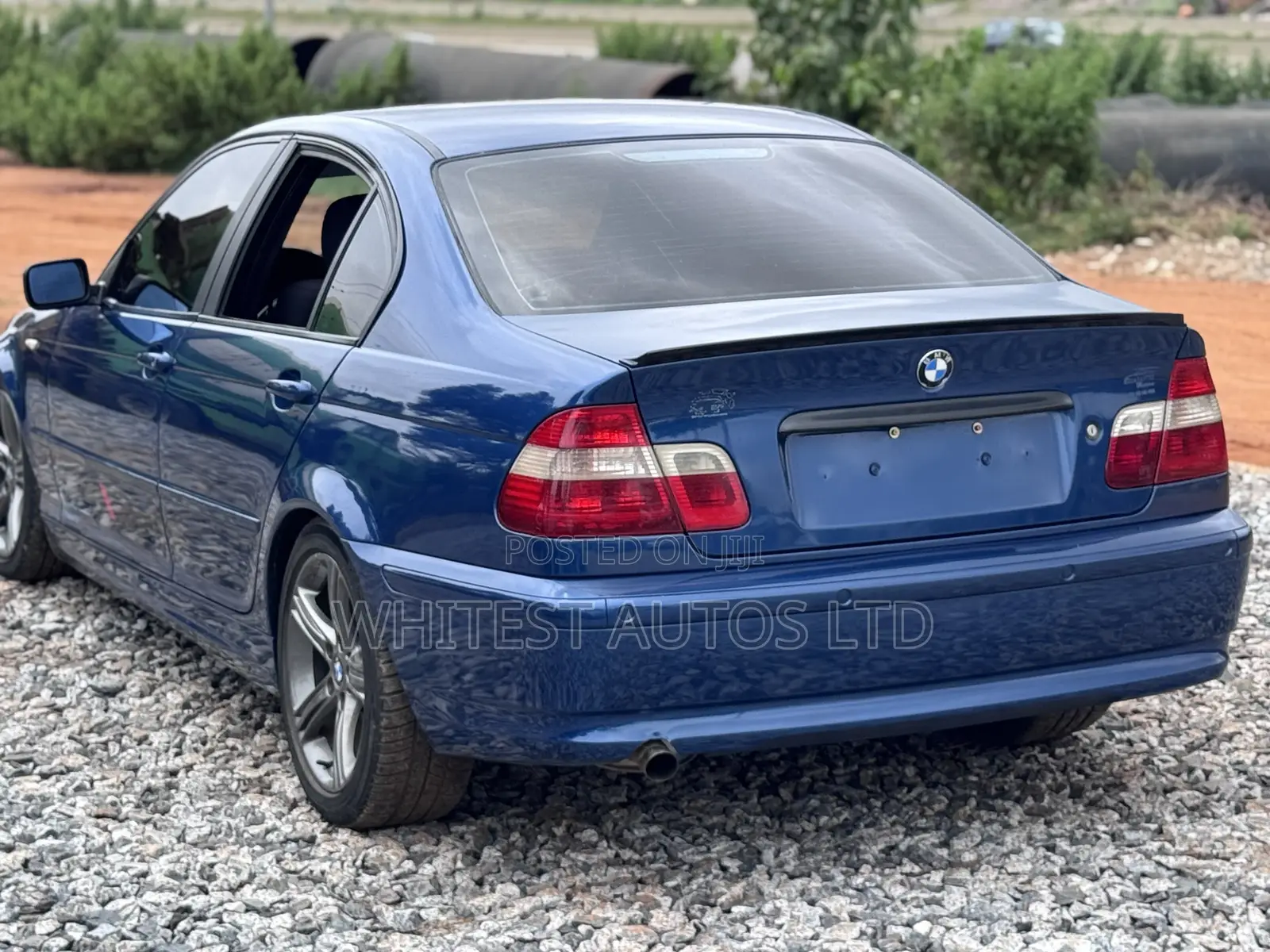BMW 320i Sedan RWD 2004 Blue