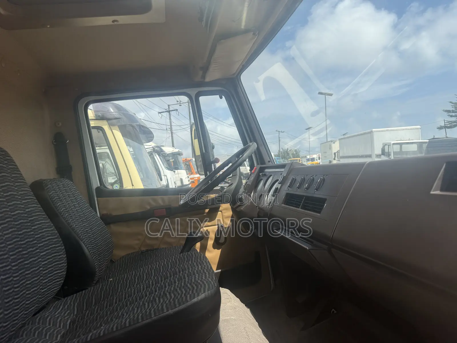 Foreign Used Mercedes Benz 814 Truck.