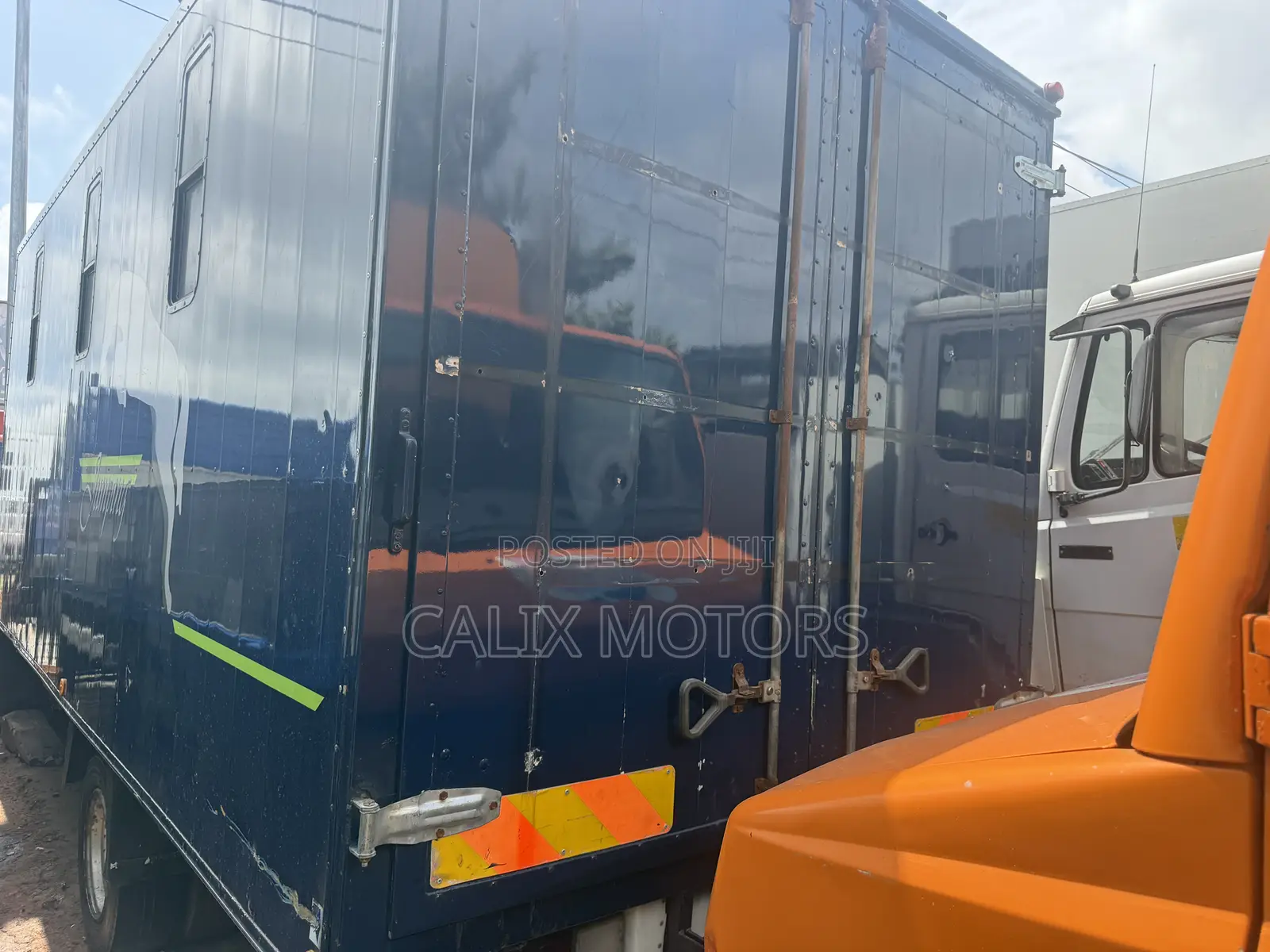 Foreign Used Mercedes Benz 814 Truck.