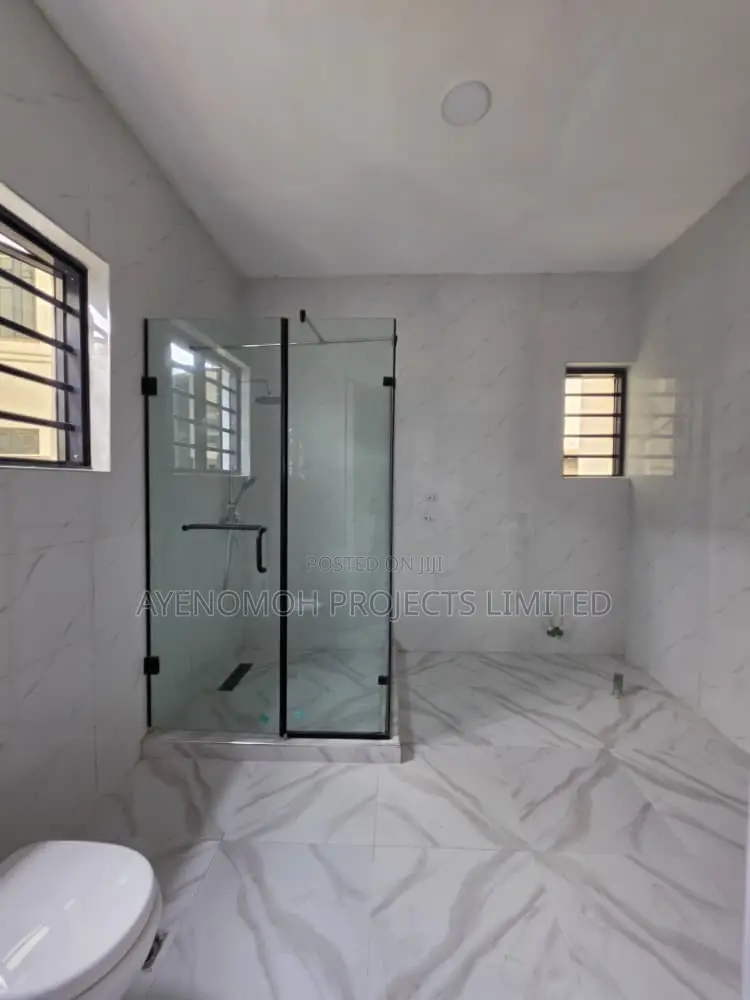 5bdrm Duplex in Ikeja for sale