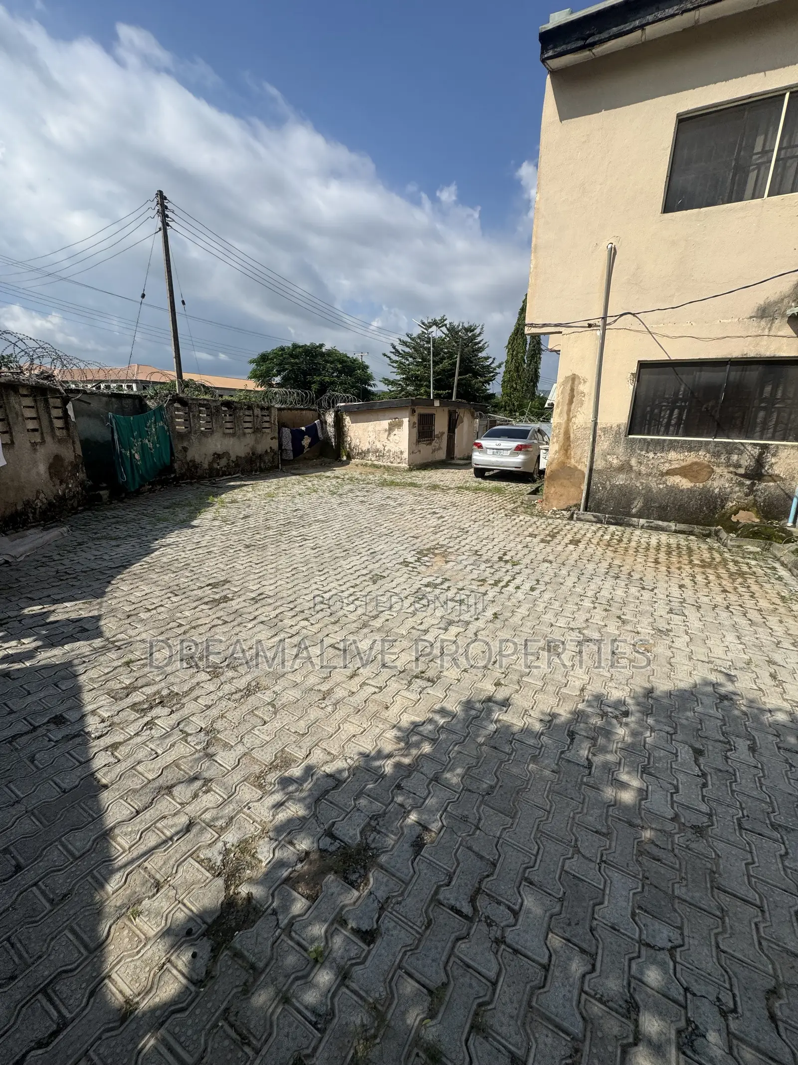 5bdrm Duplex in Gwarinpa for sale