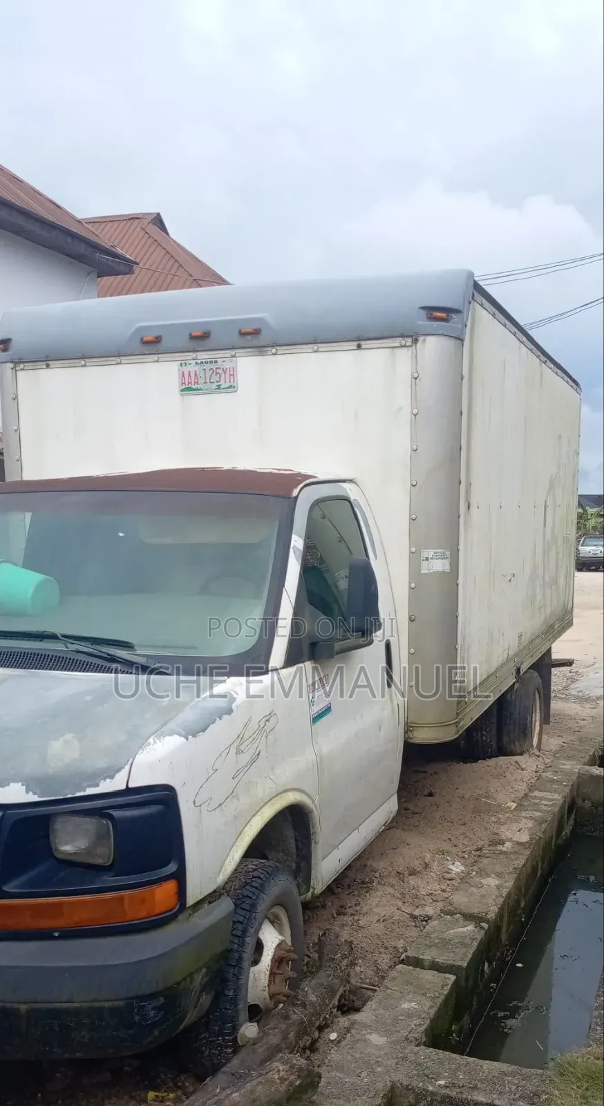 GMC Savana 2010 White