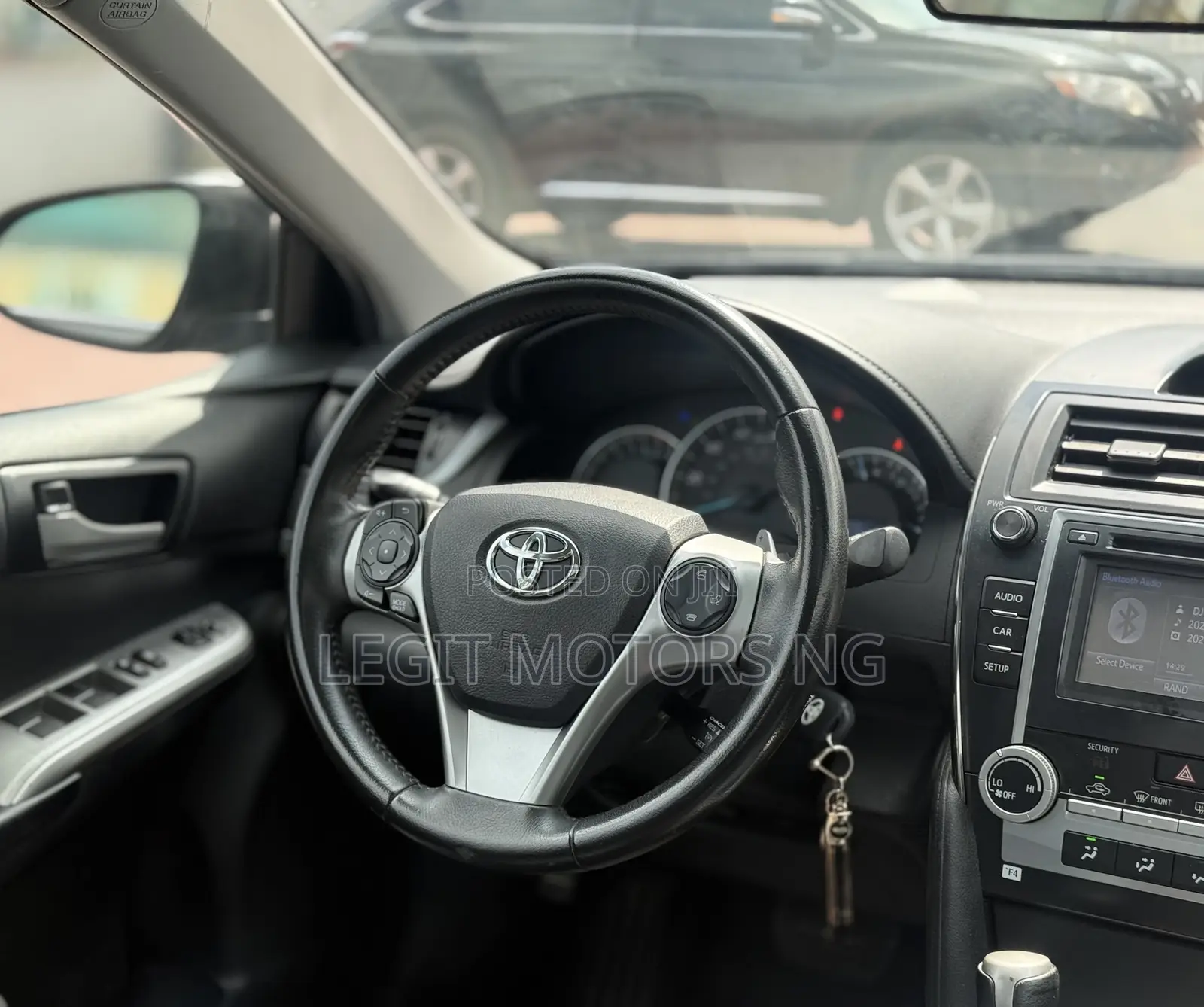 Toyota Camry SE 4dr Sedan (2.5L 4cyl 6A) 2014 Gray