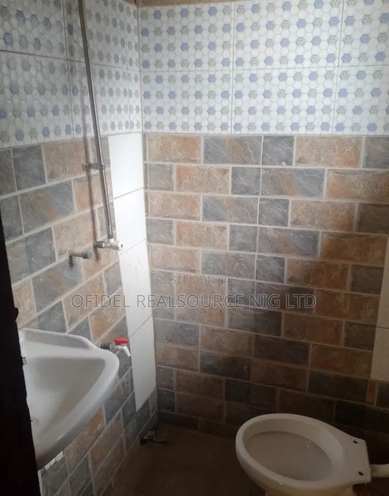 1bdrm Apartment in Beside Old Federal, Oshimili South for rent