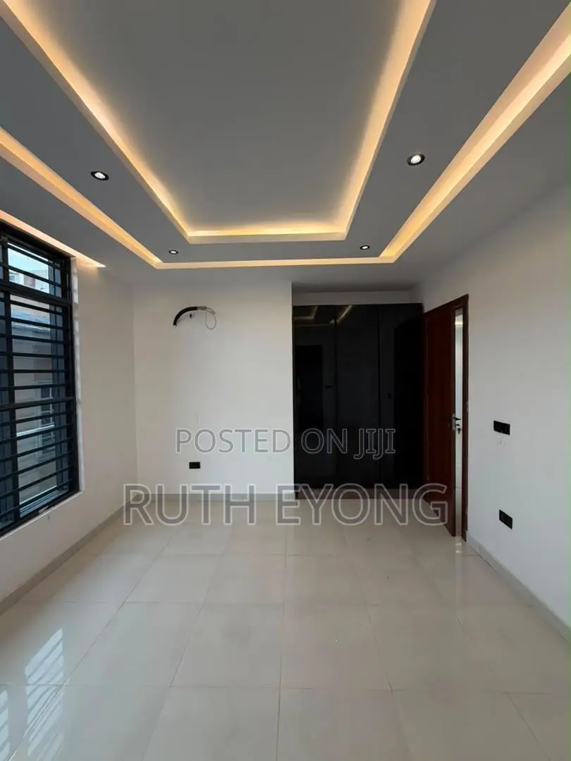 2bdrm Apartment in Oniru Vi Lagos, Victoria Island Extension for sale