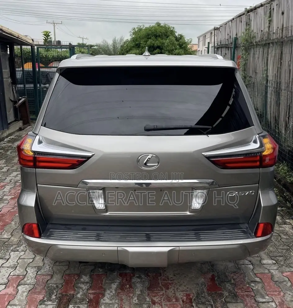 Lexus LX 570 AWD 2016 Gray