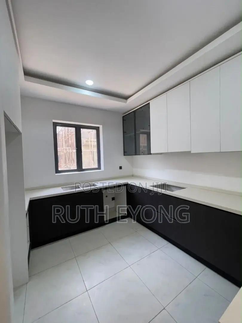 4bdrm Duplex in Lekkid Phase 1 Lagos for sale