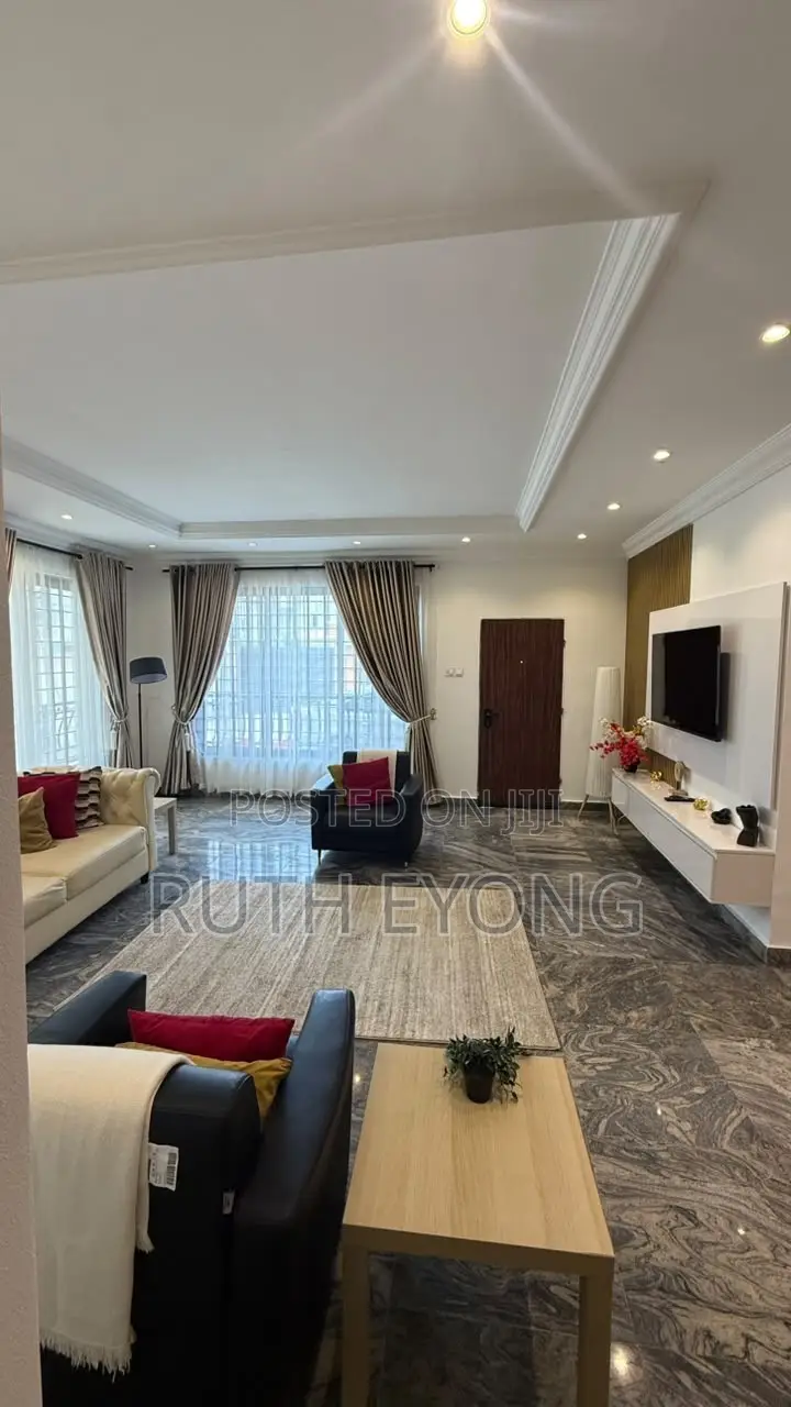 Furnished 3bdrm Apartment in Lekki Phase 1 for rent