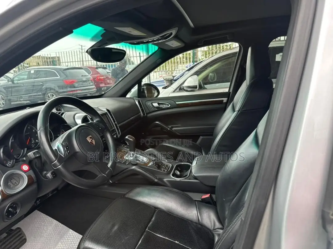 Porsche Cayenne 2013 Silver