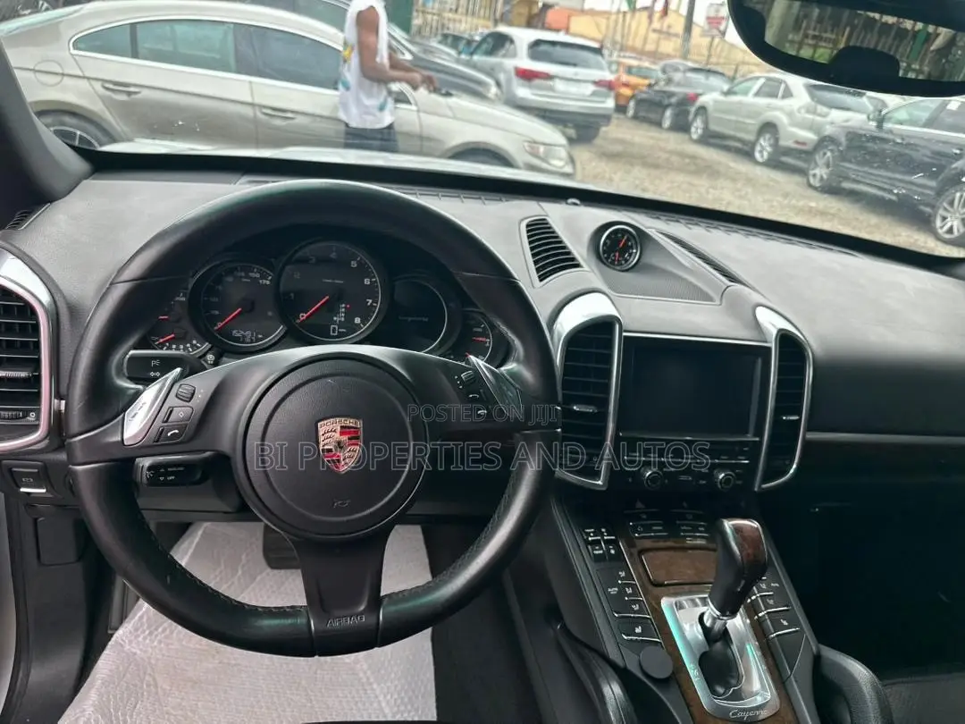 Porsche Cayenne 2013 Silver