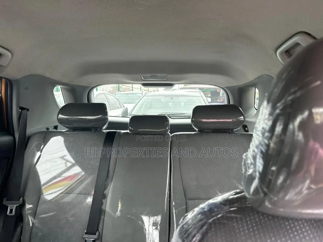 Toyota Matrix 2010 Gold