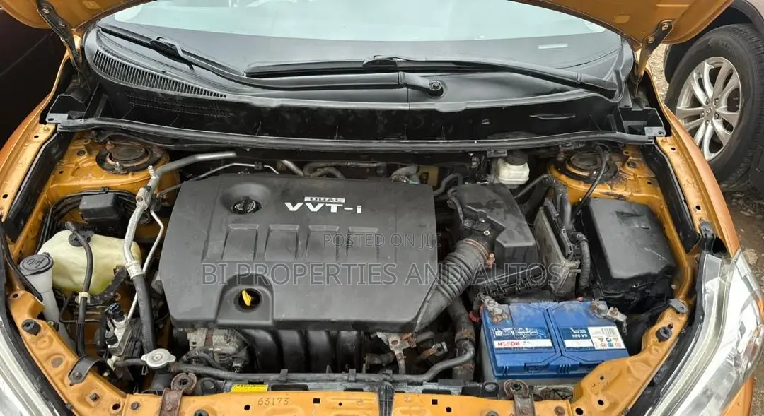 Toyota Matrix 2010 Gold