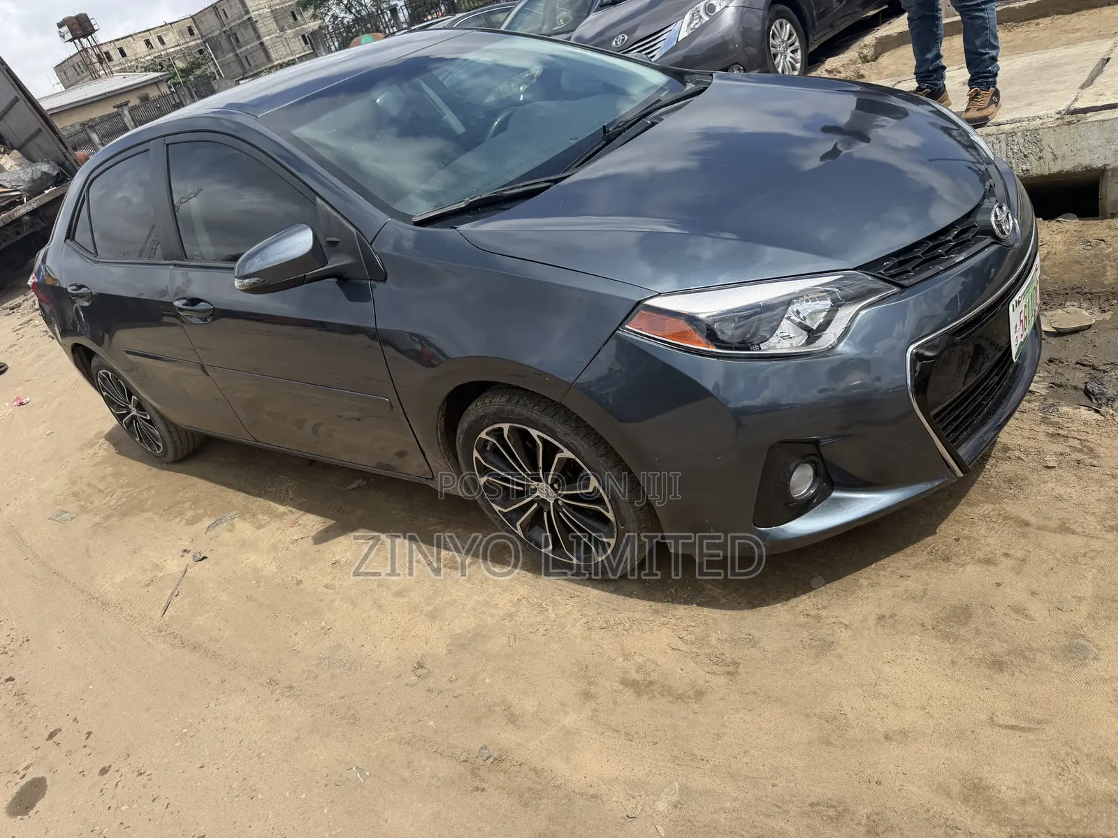 Toyota Corolla LE 4dr Sedan (1.8L 4cyl CVT) 2016 Gray