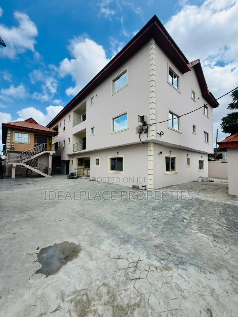 3bdrm Apartment in Ogba for sale