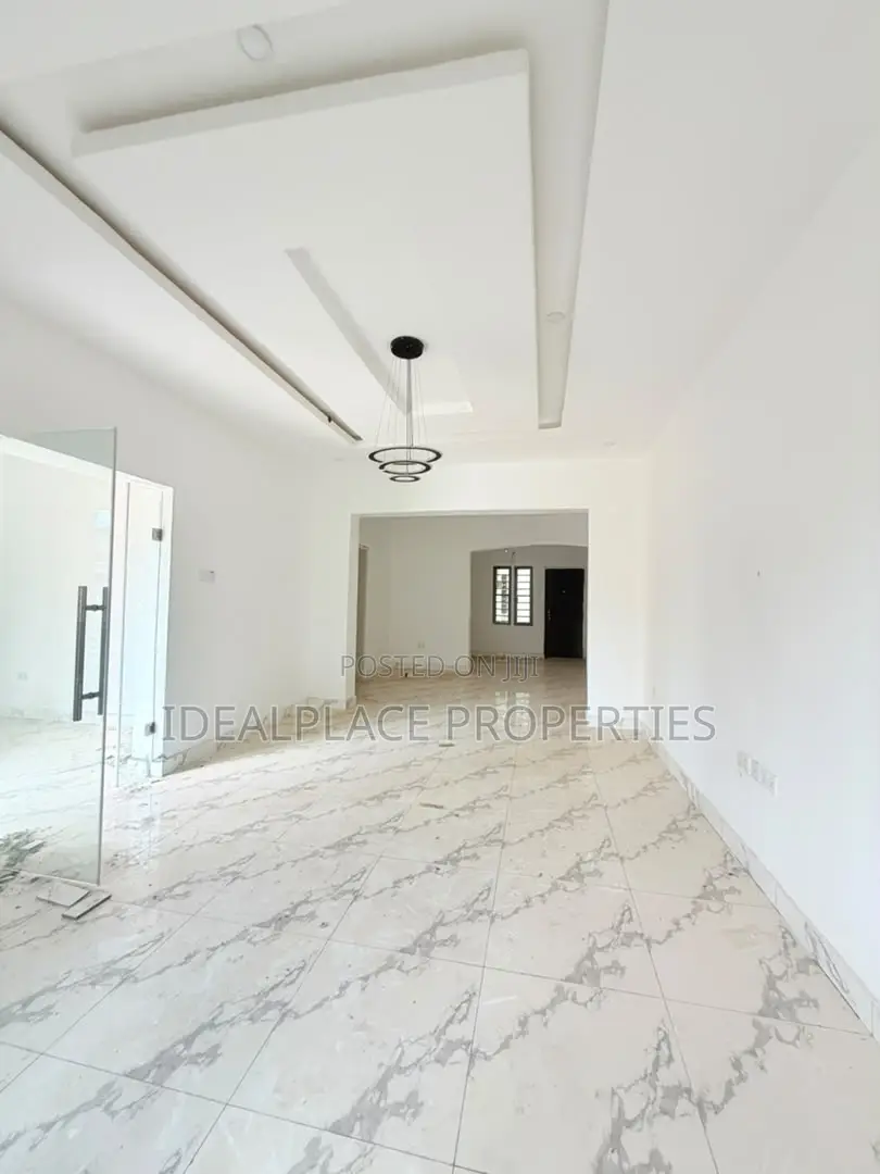 3bdrm Bungalow in Obafemi-Owode for sale