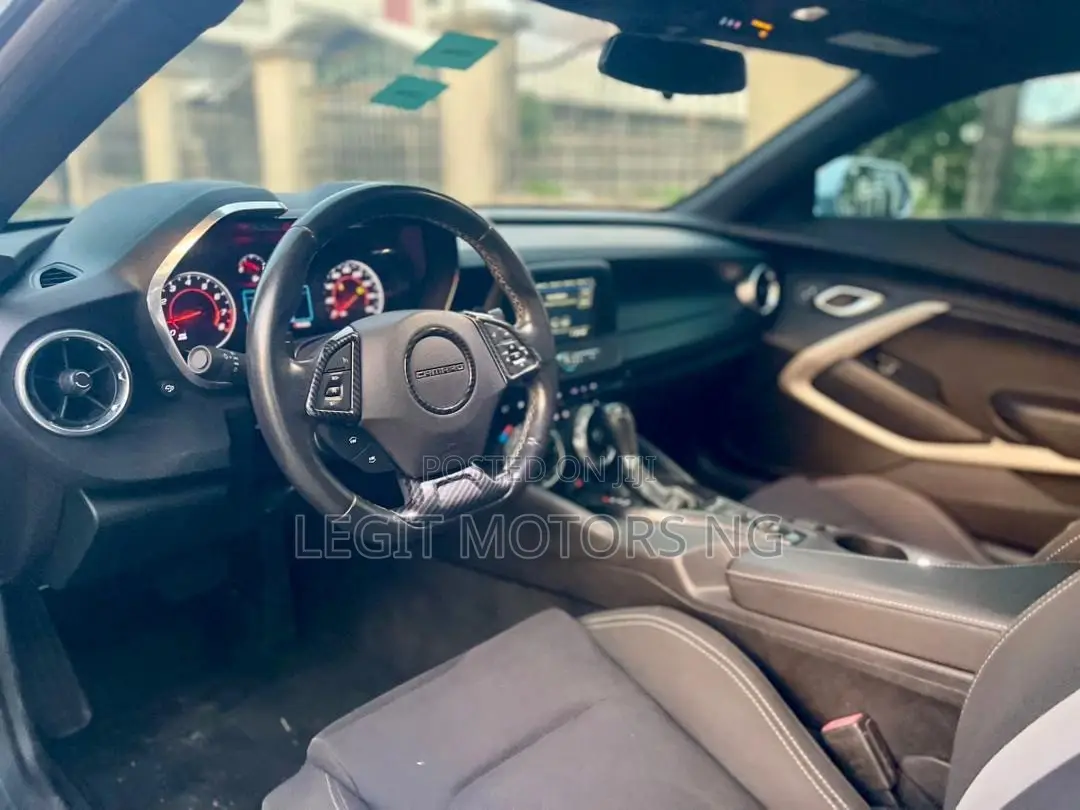 Chevrolet Camaro 2019 Silver