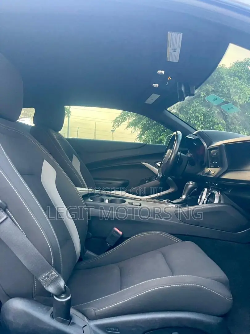 Chevrolet Camaro 2019 Silver