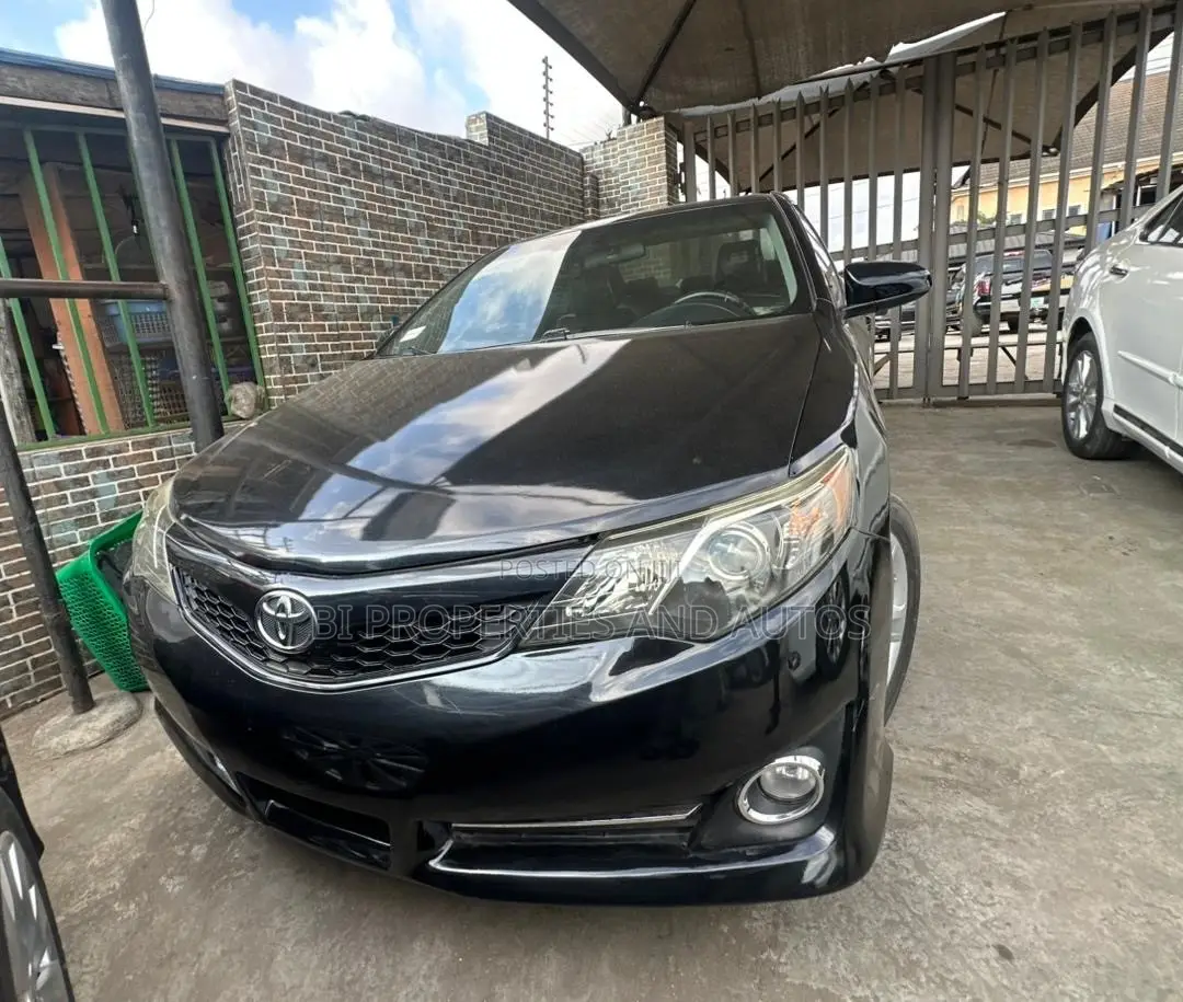 Toyota Camry SE 4dr Sedan (2.5L 4cyl 6A) 2012 Black