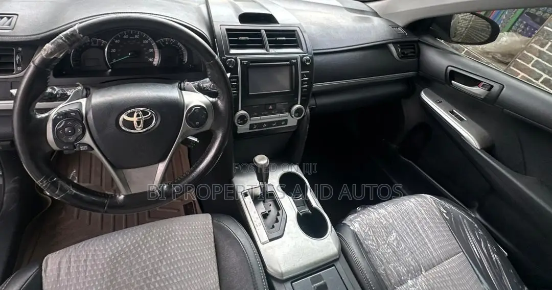 Toyota Camry SE 4dr Sedan (2.5L 4cyl 6A) 2012 Black