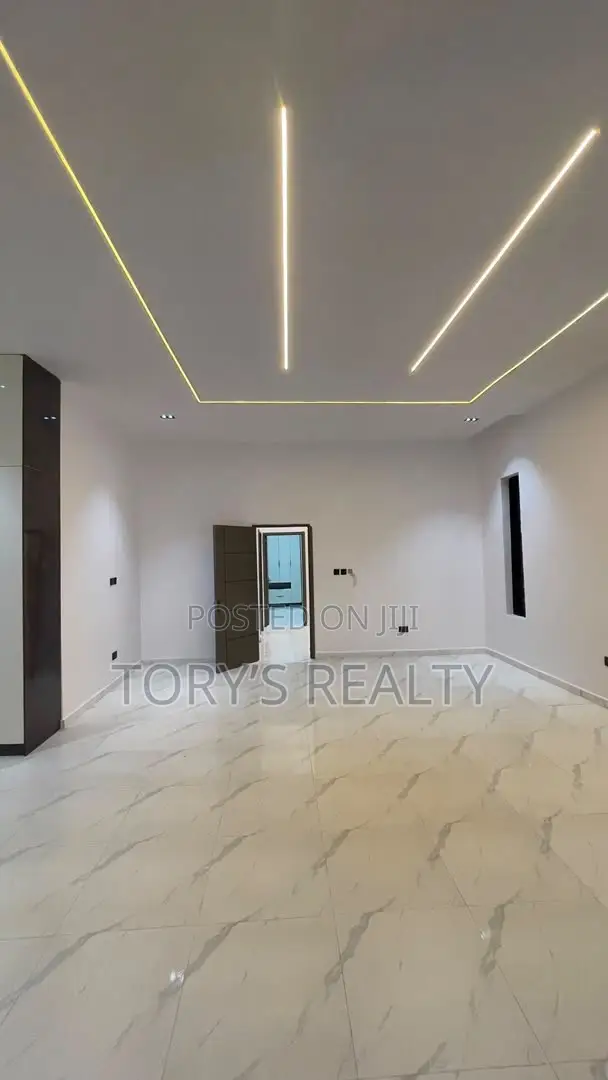 4bdrm Duplex in Sangotedo for sale