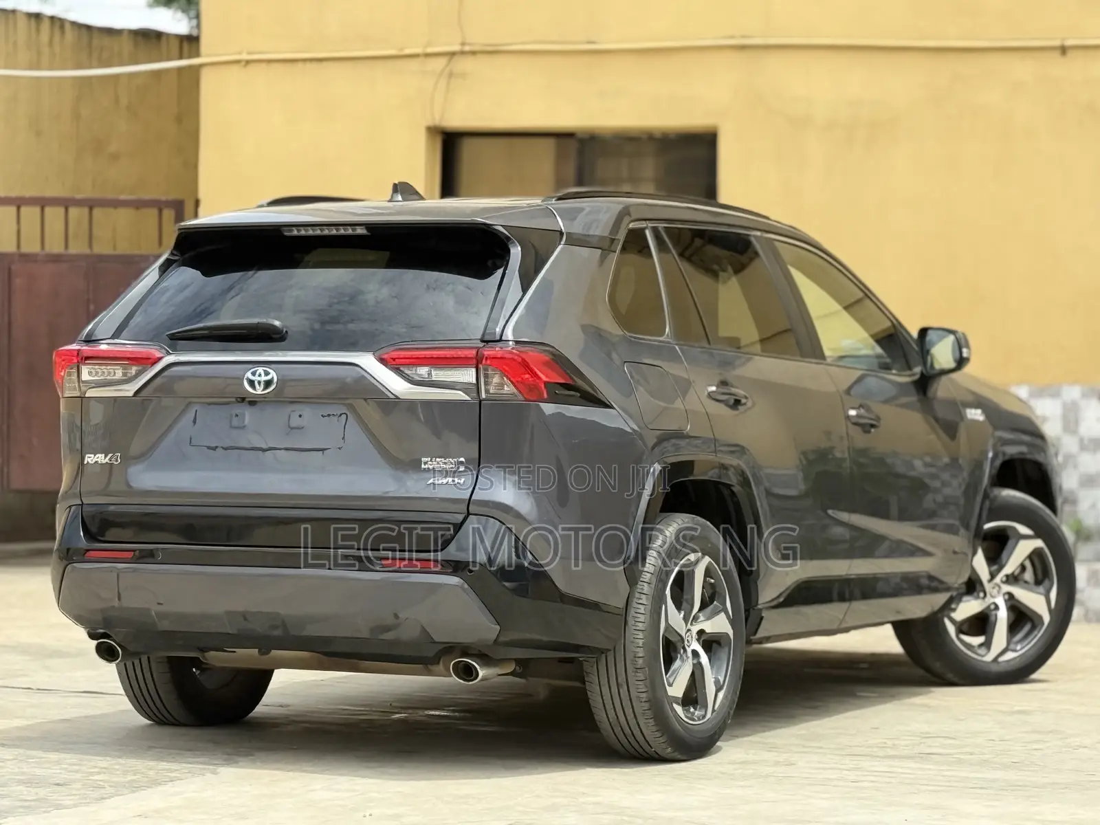 Toyota RAV4 2023 Gray