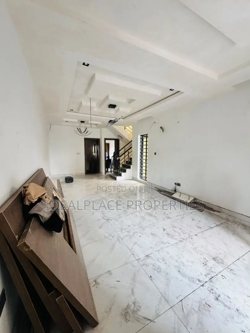 4bdrm Duplex in Ogba for sale
