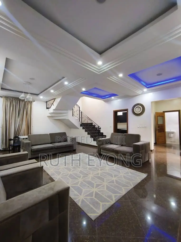 3bdrm Townhouse / Terrace in Lekki-Phase 1 for rent