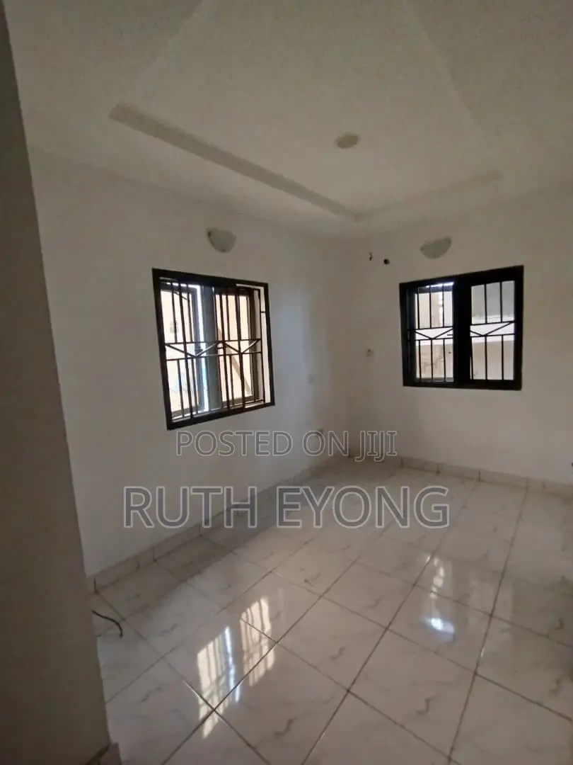 3bdrm Apartment in Off Admiralty Way, Lekki Phase 1 for rent