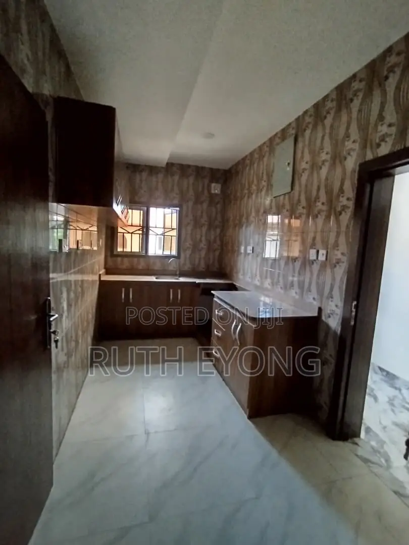 3bdrm Apartment in Off Admiralty Way, Lekki Phase 1 for rent