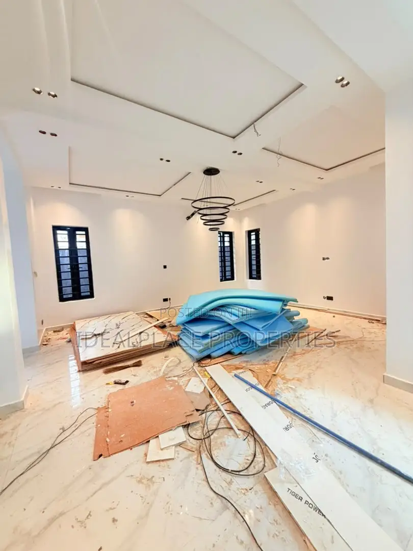 5bdrm Duplex in Adeniyi Jones for sale