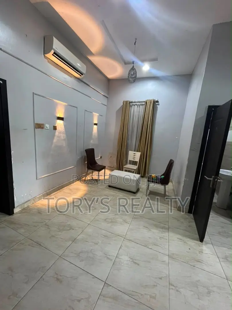 Furnished 4bdrm Apartment in Chevron for rent