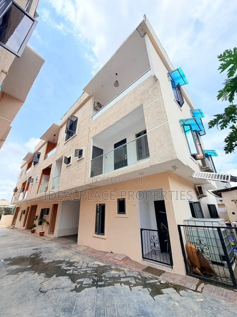 4bdrm Duplex in Ogudu GRA for sale