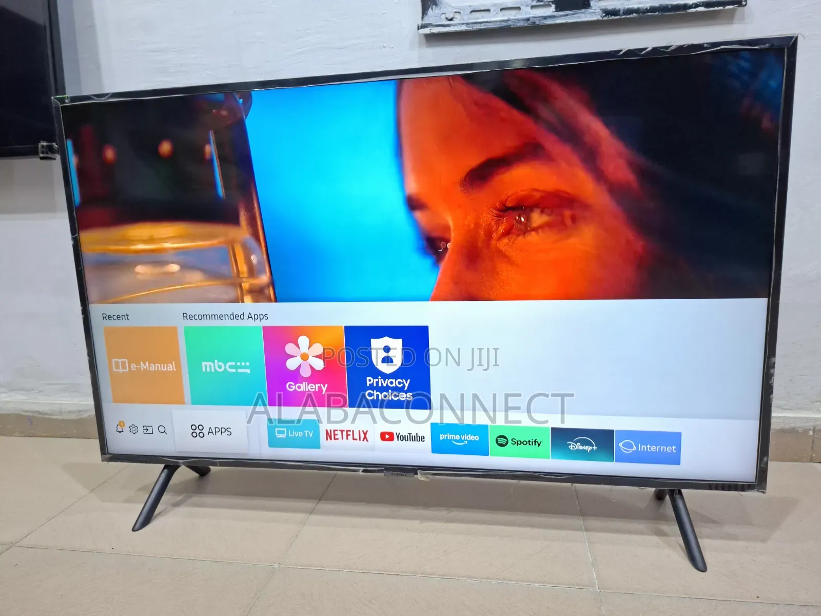 43" Samsung UHD Smart TV
