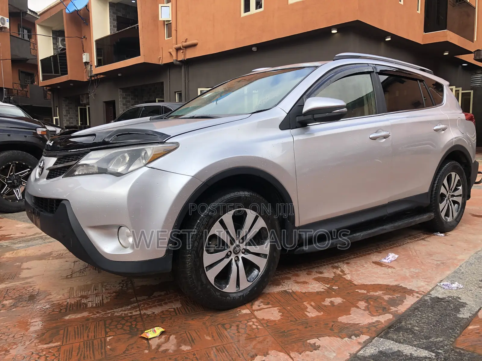 Toyota RAV4 XLE 4dr SUV (2.5L 4cyl 6A) 2014 Silver