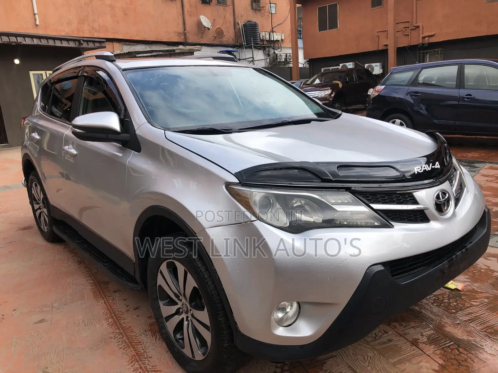 Toyota RAV4 XLE 4dr SUV (2.5L 4cyl 6A) 2014 Silver