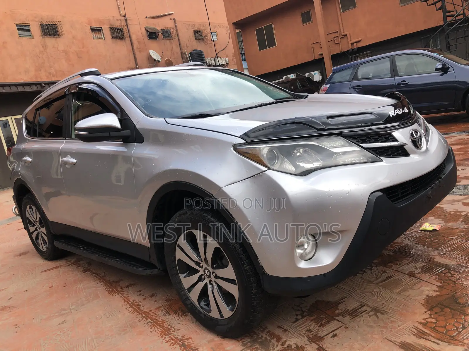 Toyota RAV4 XLE 4dr SUV (2.5L 4cyl 6A) 2014 Silver