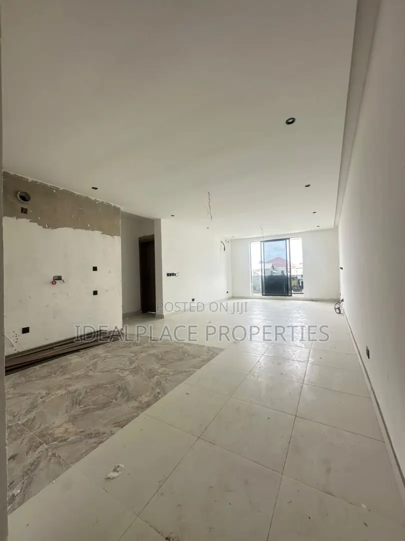 2bdrm Apartment in Lekki Phase 1 for sale
