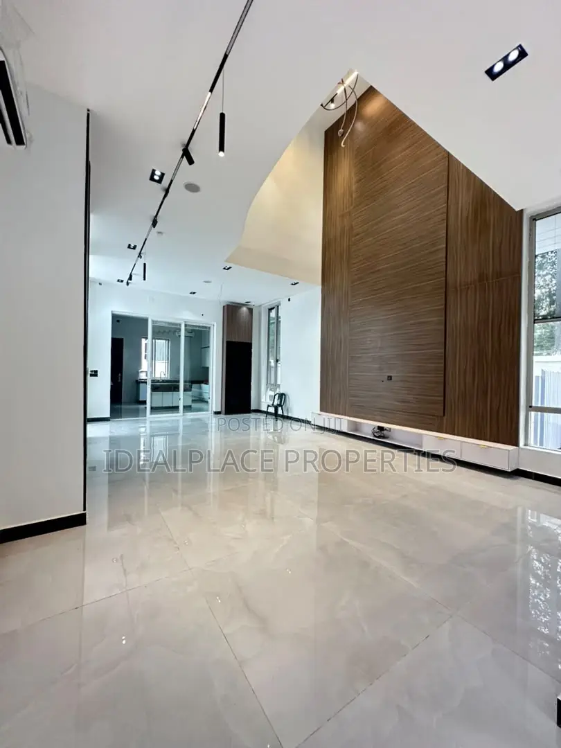 6bdrm Duplex in Banana Island for sale