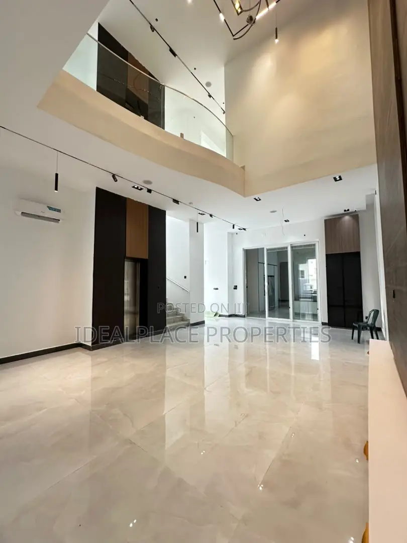 6bdrm Duplex in Banana Island for sale