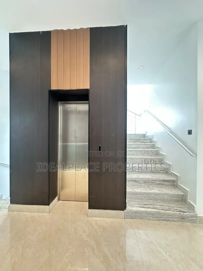6bdrm Duplex in Banana Island for sale