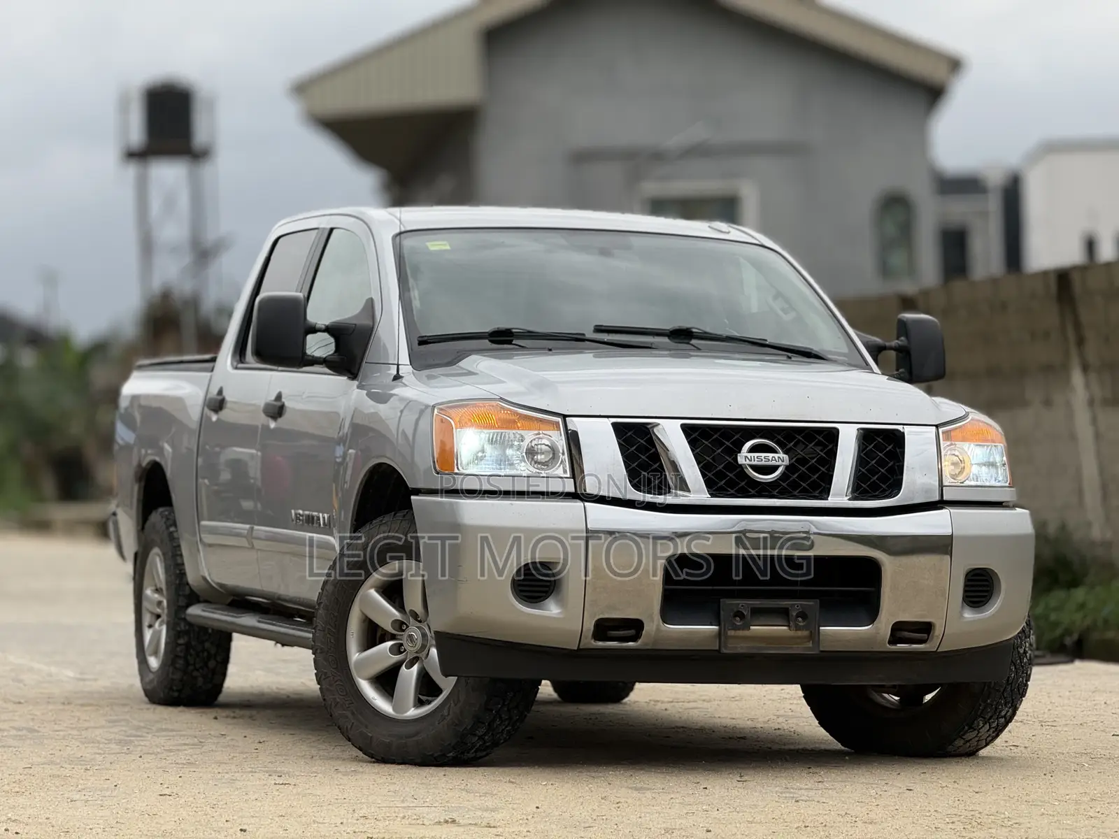Nissan Titan SV 4x4 Crew Cab SWB 2015 Silver